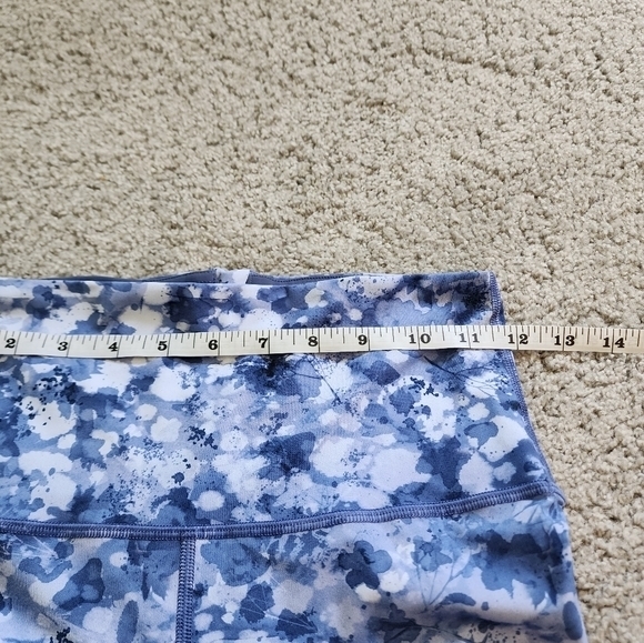 Lululemon Run With the Waves Dappled Blossom Multi Crop Leggings Women's Size 6 - Picture 7 of 9